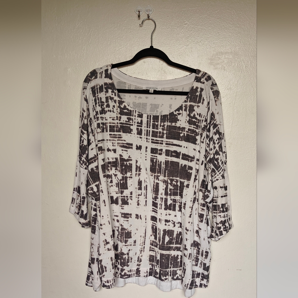 Gray Off White 3/4 Sleeve Top